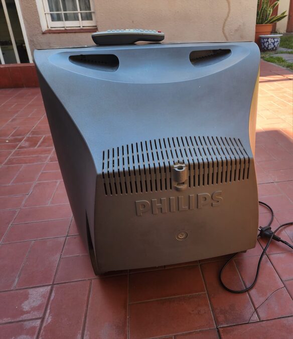 TELEVISOR PHILLIPS 21 PULGADAS CON CONTROL REMOTO
