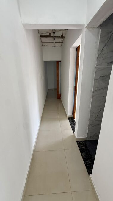 Casa de 2 dormitorios con cochera  en alquiler - San Benito