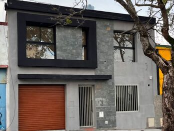 EN VENTA HERMOSA CASA EN ZONA 5 ESQUINA- LISTA PARA ESCRITURAR