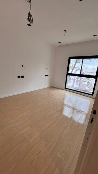 EN VENTA HERMOSA CASA EN ZONA 5 ESQUINA- LISTA PARA ESCRITURAR