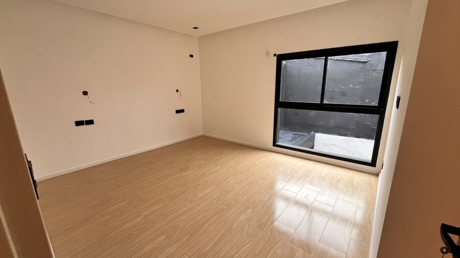 EN VENTA HERMOSA CASA EN ZONA 5 ESQUINA- LISTA PARA ESCRITURAR