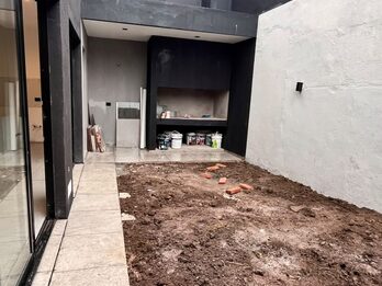 EN VENTA HERMOSA CASA EN ZONA 5 ESQUINA- LISTA PARA ESCRITURAR