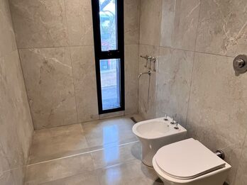 EN VENTA HERMOSA CASA EN ZONA 5 ESQUINA- LISTA PARA ESCRITURAR
