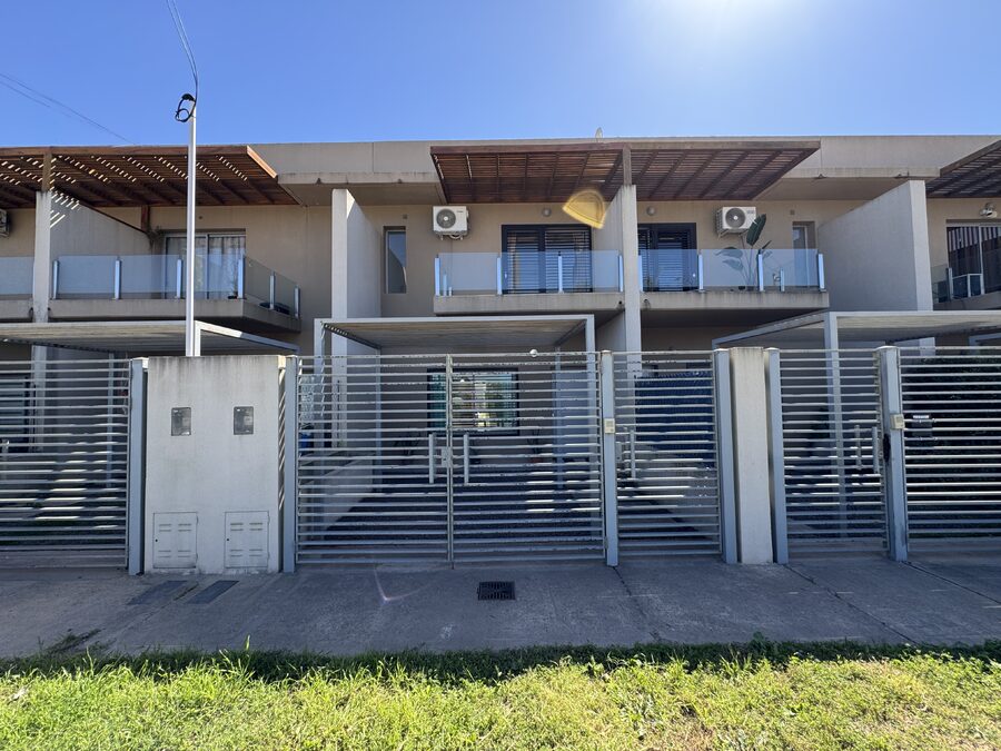 MODERNO DUPLEX 2 DORMITORIOS CON PATIO