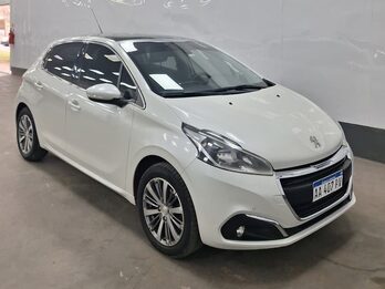 PEUGEOT 208 FELINE 1.6 – 2016 – 69000 KM