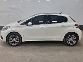 PEUGEOT 208 FELINE 1.6 – 2016 – 69000 KM