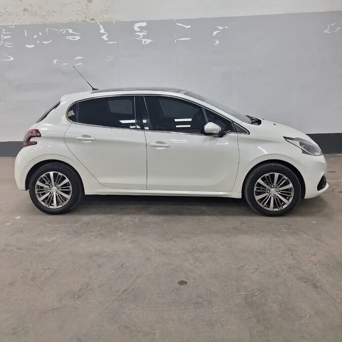 PEUGEOT 208 FELINE 1.6 – 2016 – 69000 KM