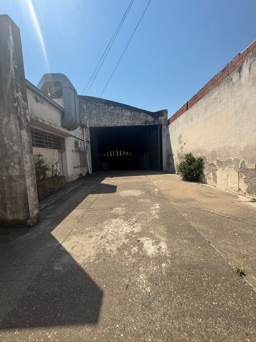 Alquilo galpon Almafuerte (zona hipodromo)