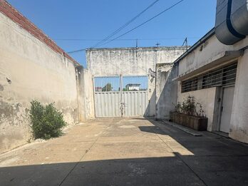 Alquilo galpon Almafuerte (zona hipodromo)