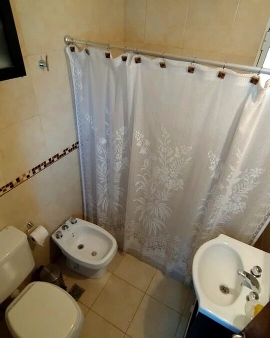 Casa de fin de semana o permanente. Lugar para pileta.