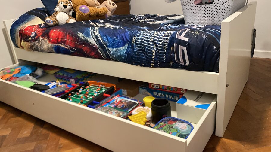 Vendo cama carro y cómoda (juego completo)