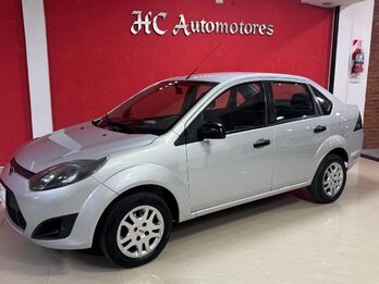 FORD FIESTA MAX  1.6cc FULL !!!