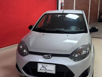 FORD FIESTA MAX  1.6cc FULL !!!