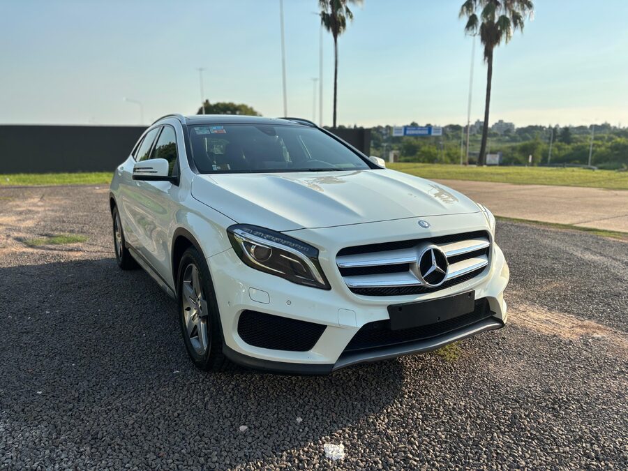 MERCEDES BENZ GLA 250. Recibo vehículos mayor y menor valor