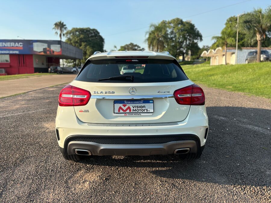 MERCEDES BENZ GLA 250. Recibo vehículos mayor y menor valor