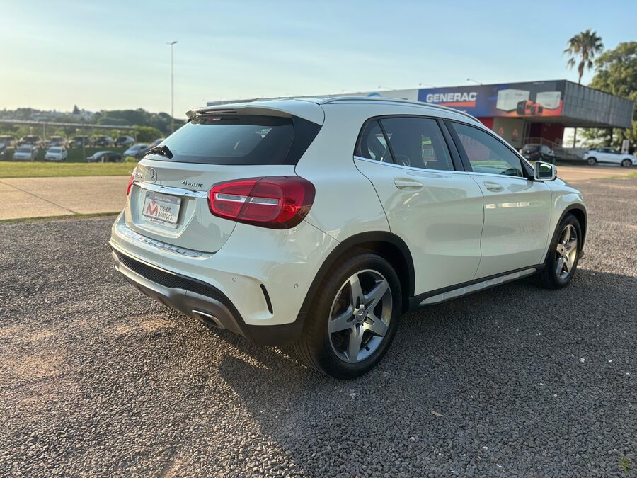 MERCEDES BENZ GLA 250. Recibo vehículos mayor y menor valor