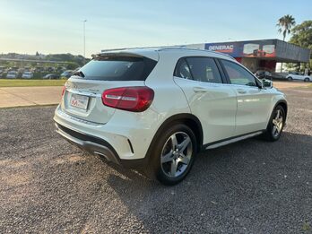 MERCEDES BENZ GLA 250. Recibo vehículos mayor y menor valor