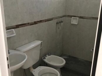 Alquilo duplex, 1 dormitoria, cochera, calle Baez