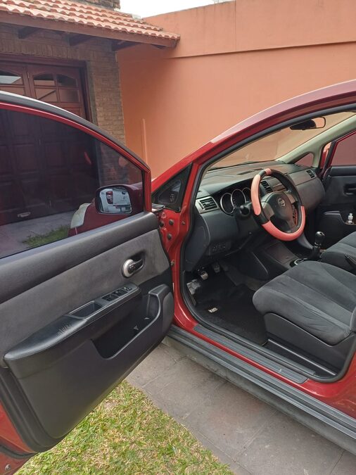 Nissan Tiida Visia 2008
