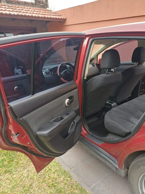 Nissan Tiida Visia 2008