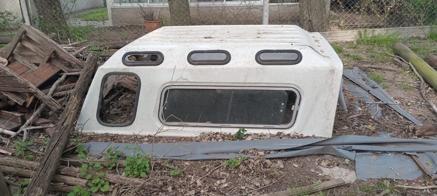 Vendo cúpula / camper de fibra de vidrio F100