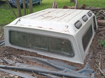 Vendo cúpula / camper de fibra de vidrio F100