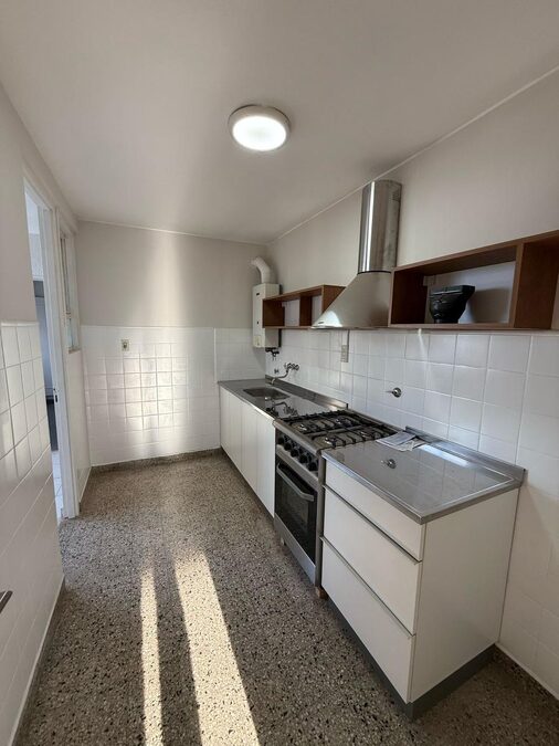 VENDO DEPARTAMENTO 2 DORMITORIOS Y COCHERA - CORDOBA Y MALVINAS.