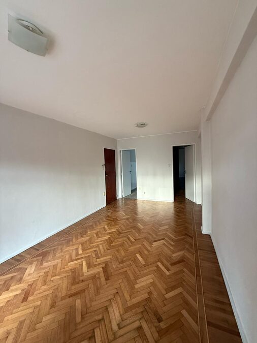 VENDO DEPARTAMENTO 2 DORMITORIOS Y COCHERA - CORDOBA Y MALVINAS.