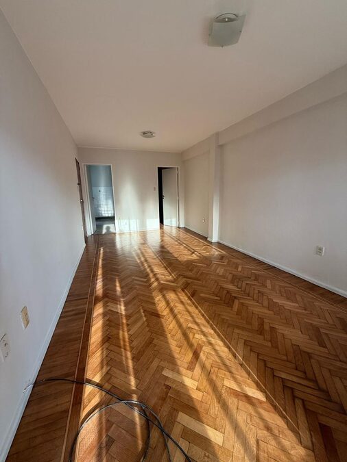 VENDO DEPARTAMENTO 2 DORMITORIOS Y COCHERA - CORDOBA Y MALVINAS.
