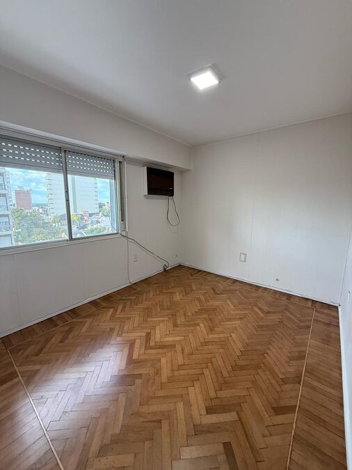 VENDO DEPARTAMENTO 2 DORMITORIOS Y COCHERA - CORDOBA Y MALVINAS.