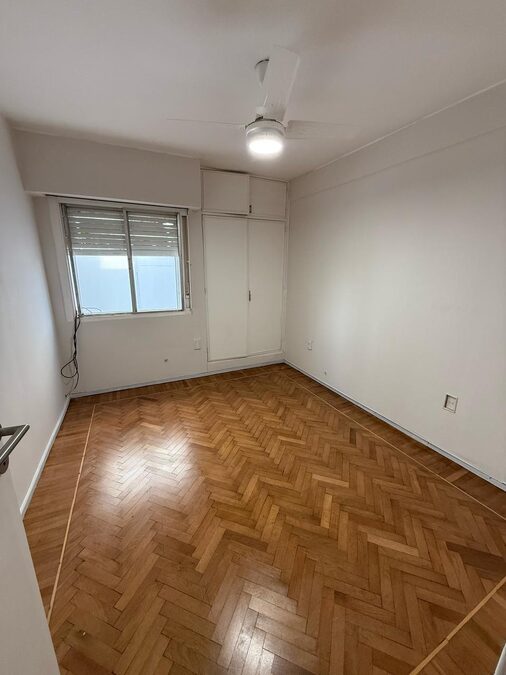 VENDO DEPARTAMENTO 2 DORMITORIOS Y COCHERA - CORDOBA Y MALVINAS.