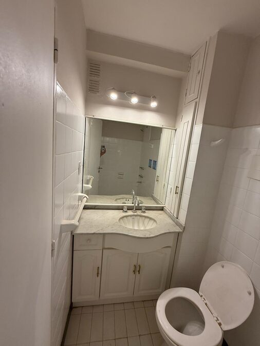 VENDO DEPARTAMENTO 2 DORMITORIOS Y COCHERA - CORDOBA Y MALVINAS.