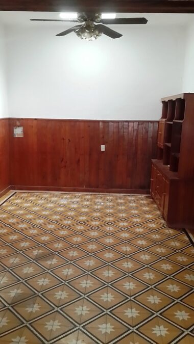 Vende Casa sobre calle Macia a pocos mts de Ramirez