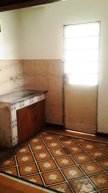 Vende Casa sobre calle Macia a pocos mts de Ramirez