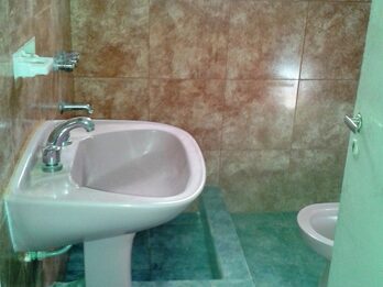 Vende Casa sobre calle Macia a pocos mts de Ramirez