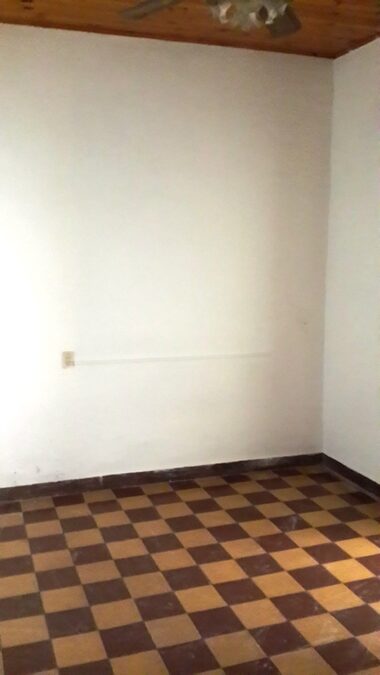 Vende Casa sobre calle Macia a pocos mts de Ramirez