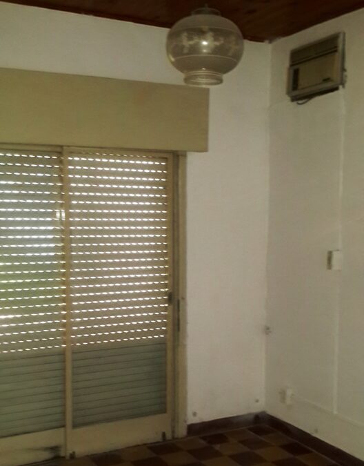Vende Casa sobre calle Macia a pocos mts de Ramirez