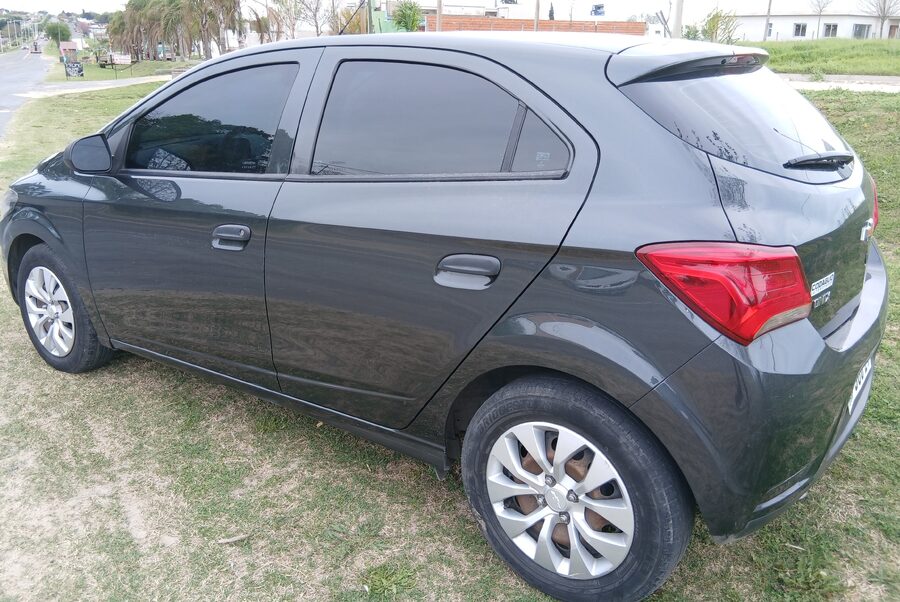 Chevrolet Onix LT 5 puertas 2017