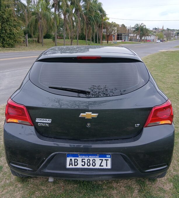 Chevrolet Onix LT 5 puertas 2017