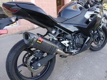 Ninja 400 2022 con 1.080Km!!