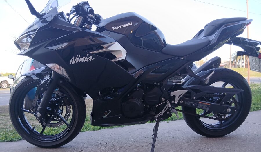 Ninja 400 2022 con 1.080Km!!