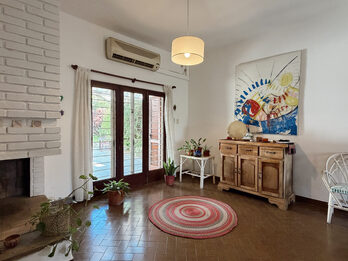 VENTA CASA DE 3 DORMITORIOS CON PATIO Y GARAJE
