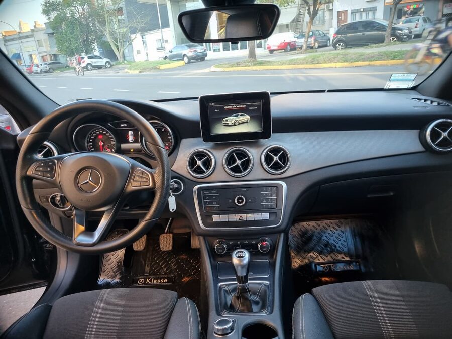 Único Mercedes Benz CLA 200 Urban Km 43.000 / 2017