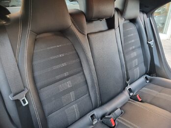 Único Mercedes Benz CLA 200 Urban Km 43.000 / 2017