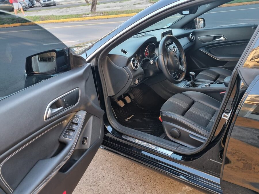 Único Mercedes Benz CLA 200 Urban Km 43.000 / 2017