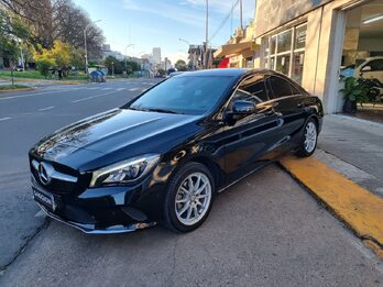 Único Mercedes Benz CLA 200 Urban Km 43.000 / 2017