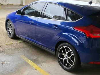 Ford Focus Titanium Hatchback 2018 MT