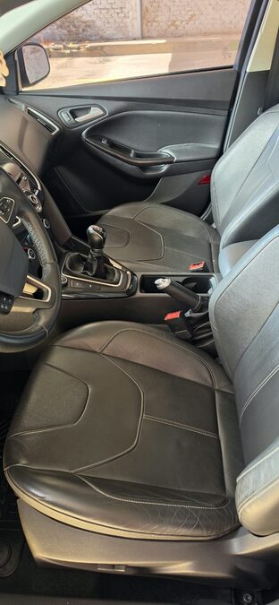 Ford Focus Titanium Hatchback 2018 MT