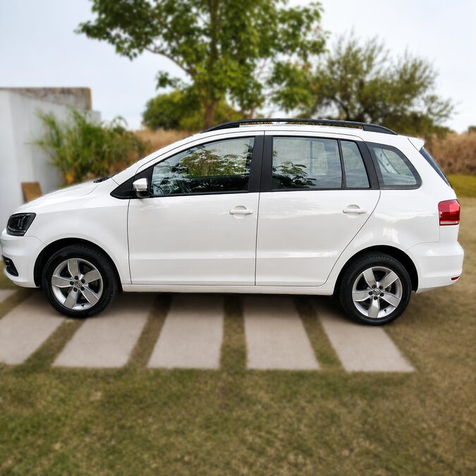 VOLKSWAGEN SURAN 1.6 TRENDLINE L/15 MANUAL - AÑO 2.016