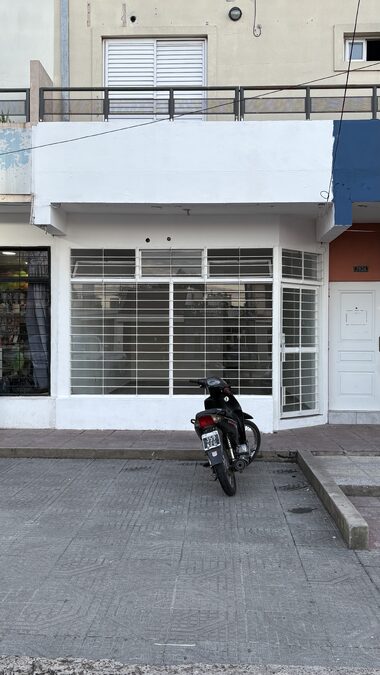 Alquilo local comercial